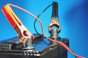  Как да запалите кола от друга кола