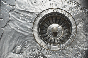  Как да премахнете миризмата от мивката в кухнята