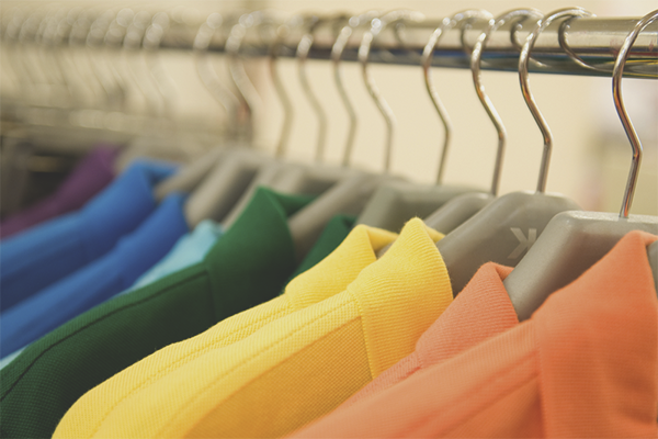 Как да се отървем от миризмата на влага върху дрехите