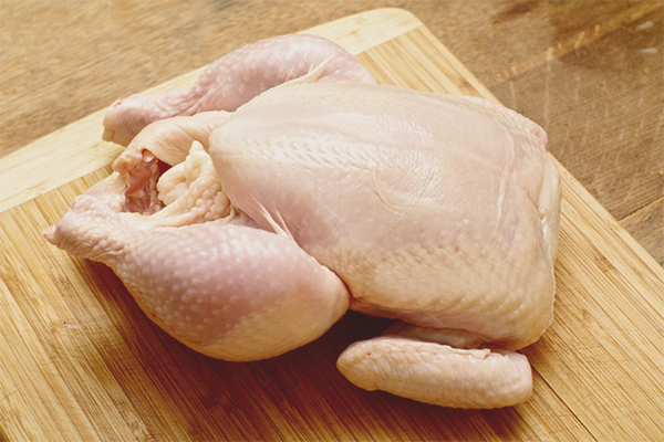 Как бързо да размразете пилето