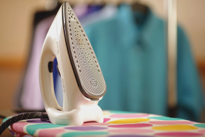  Как да почистите желязото от изгорялата материя