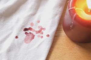  Как да премахнете восъка от дрехите