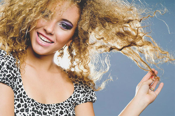 Как да се грижим за къдрава коса