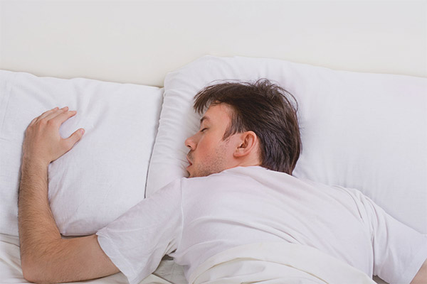 Защо не мога да спя по корем